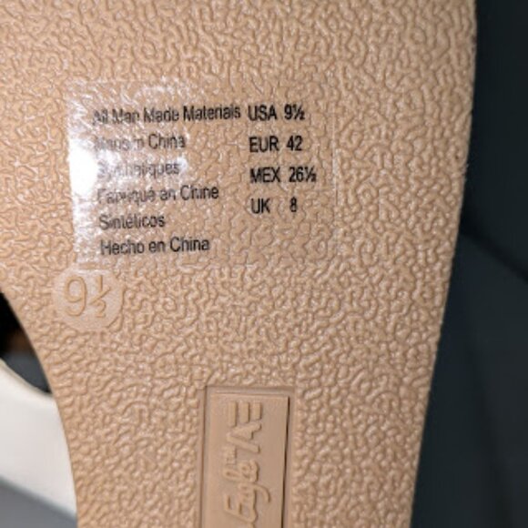 American Eagle Wedge Sandals Fip Flops White Tan Beige Beach Casual Size 9.5 NWT - Picture 7 of 7